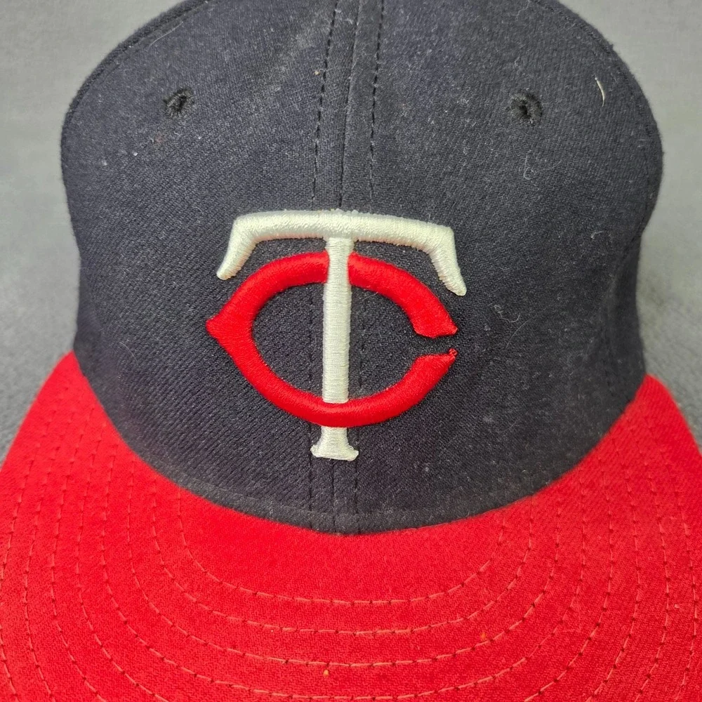 New Era 59FIFTY Minnesota Twins‎ Fitted Hat Two Tone Size 7 1/4 Cap Embroidered